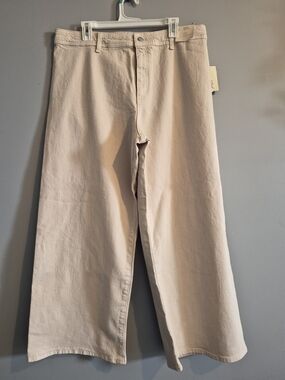 Universal Thread Wide-Leg Jeans in Light Beige